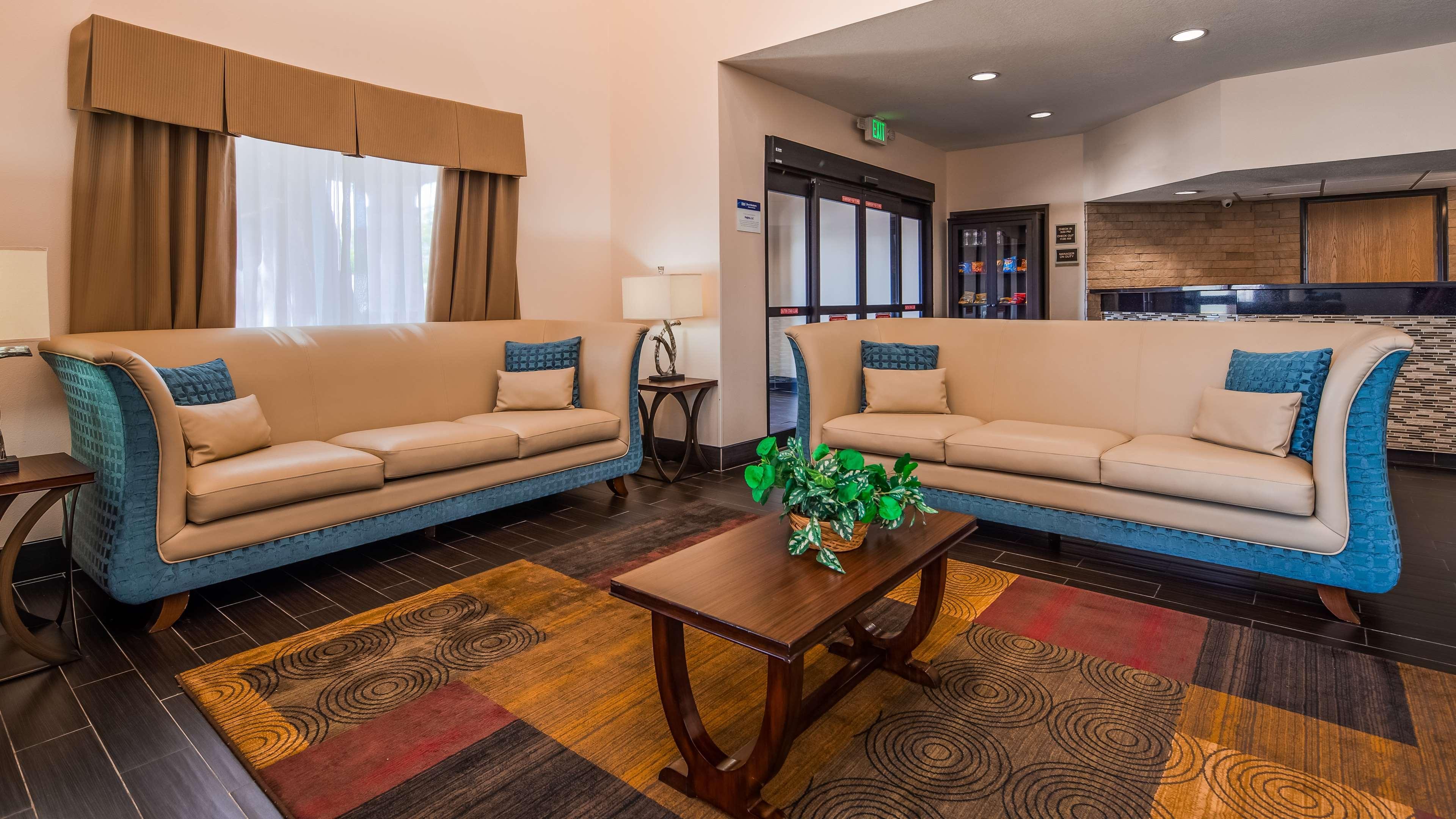 Best Western Plus - Wendover Inn Exterior photo