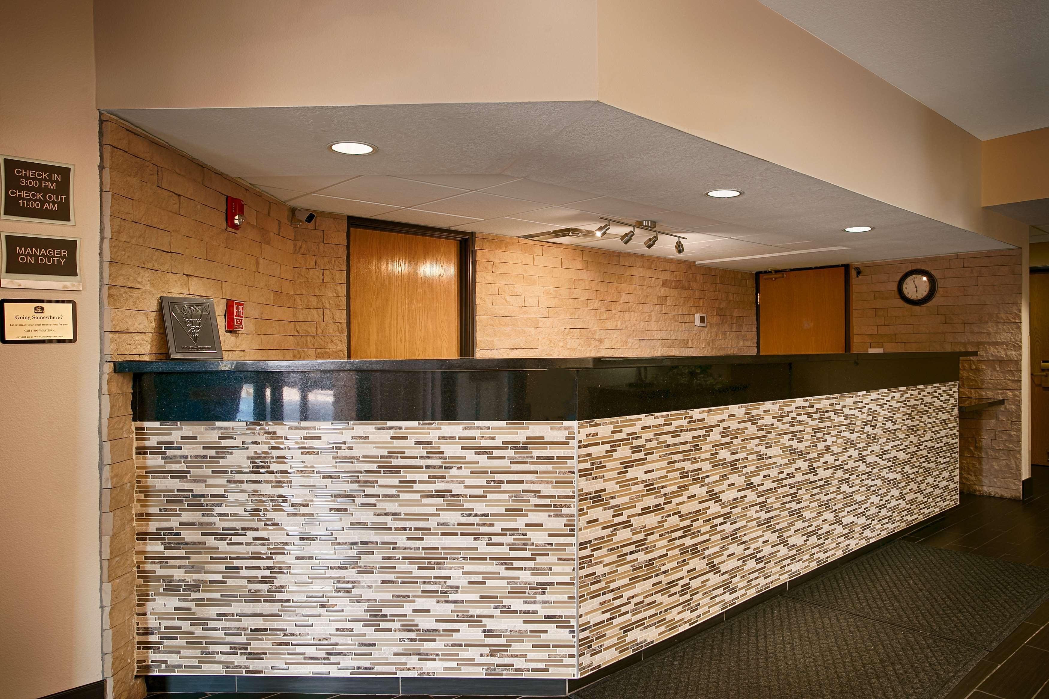Best Western Plus - Wendover Inn Exterior photo